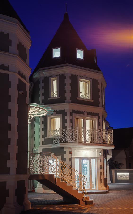Castello Boutique Hotel Čačak المظهر الخارجي الصورة